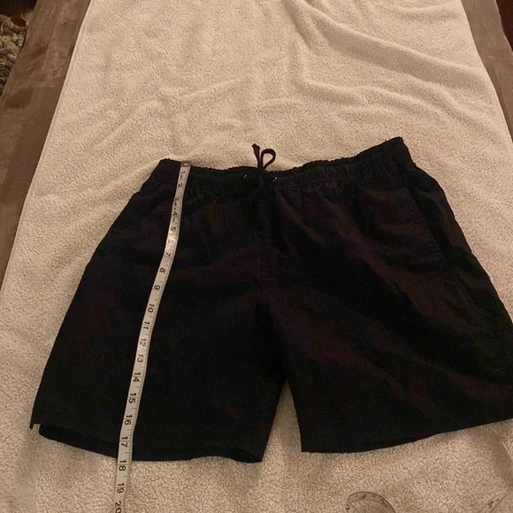 Saturday’s New York City shorts/swim trunks w/ pockets, & drawstring